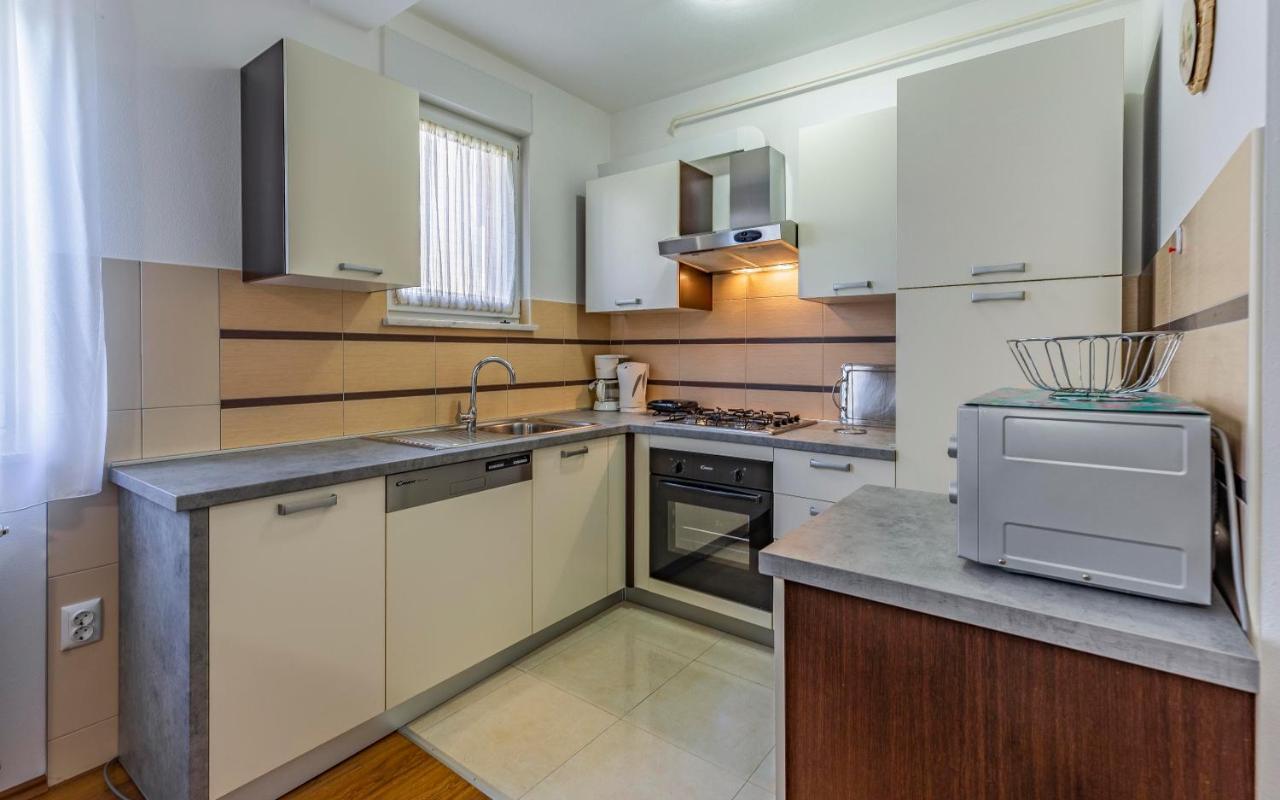 Istriensonne - Apartments Veruda Mit Grillterrasse PUY 외부 사진