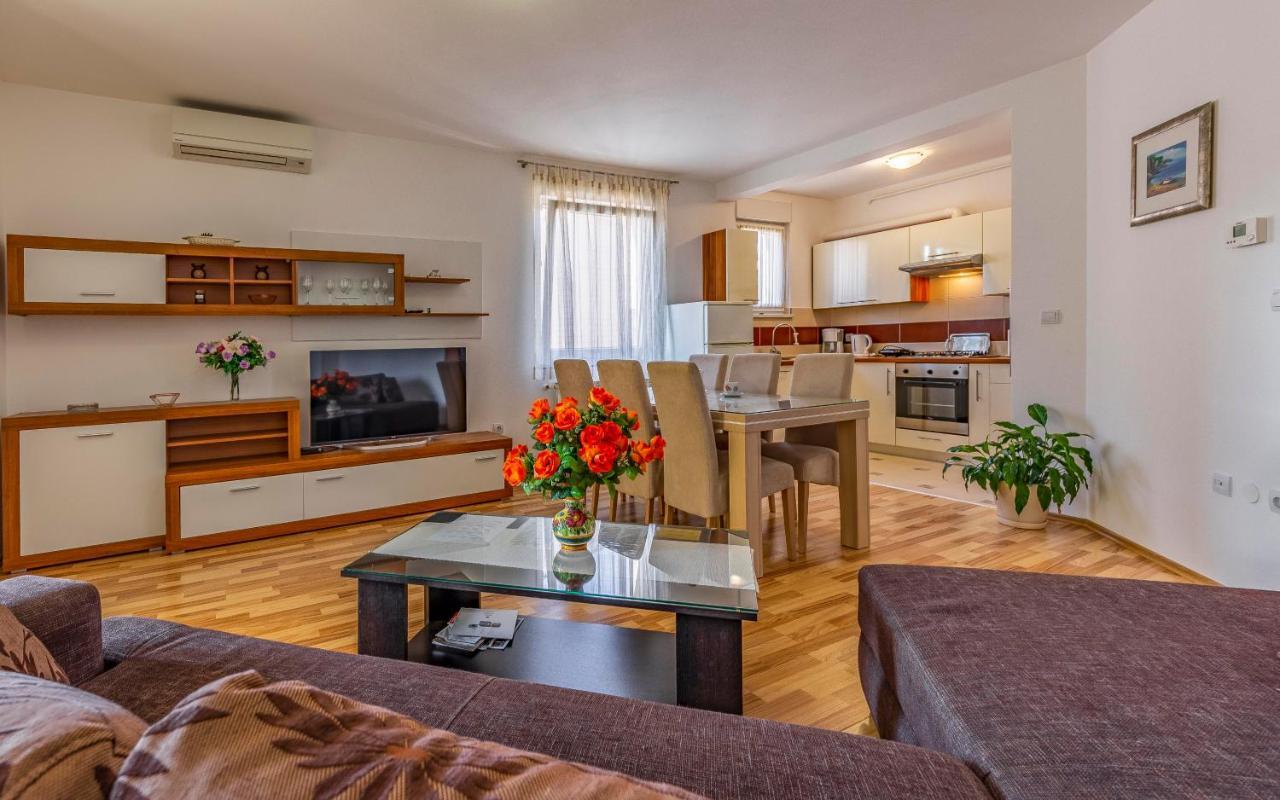 Istriensonne - Apartments Veruda Mit Grillterrasse PUY 외부 사진