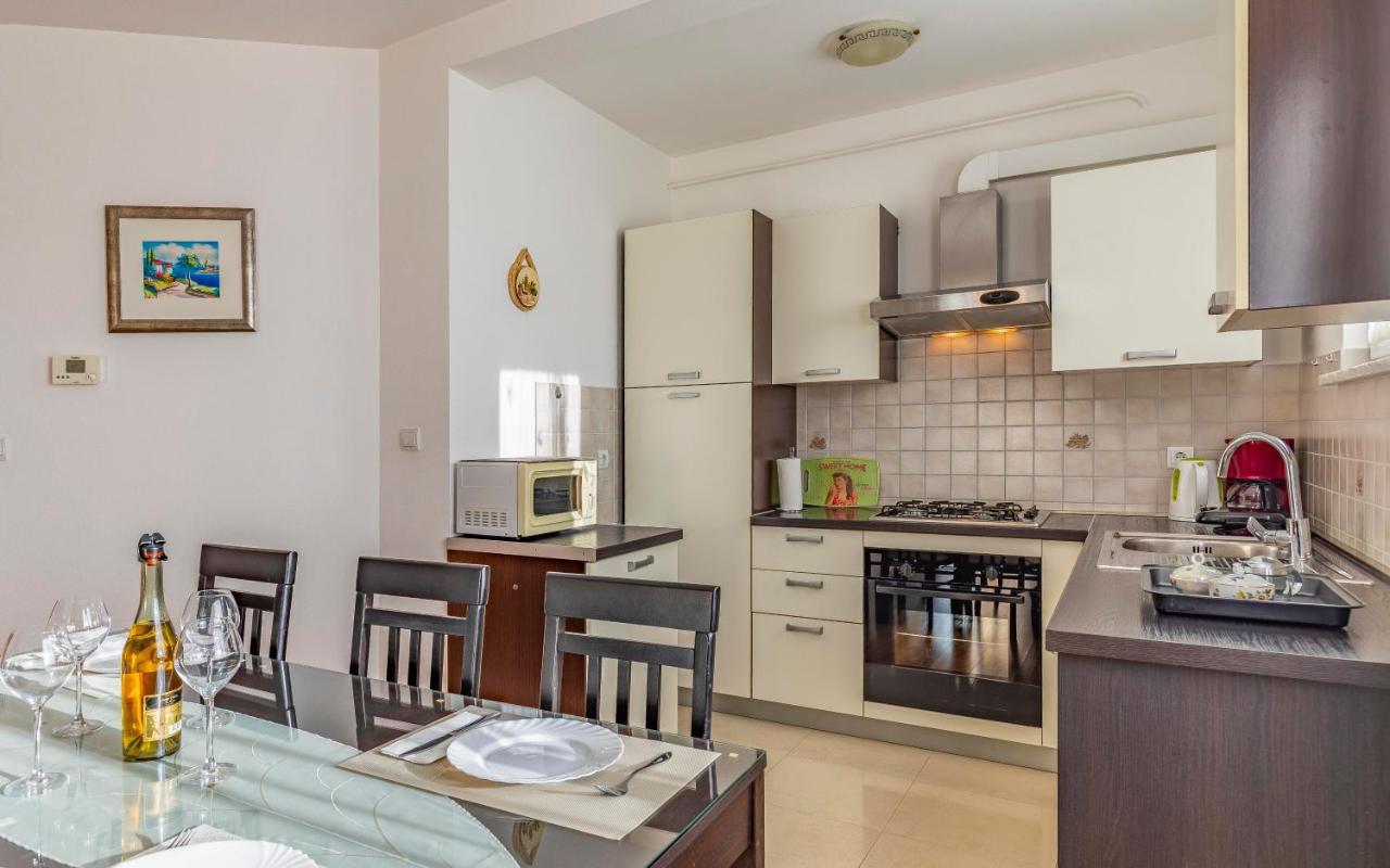 Istriensonne - Apartments Veruda Mit Grillterrasse PUY 외부 사진