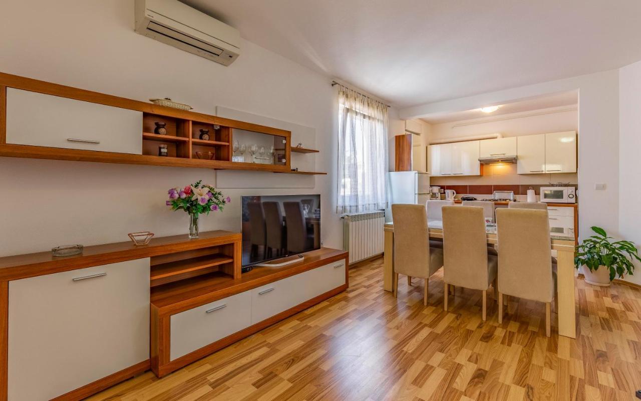 Istriensonne - Apartments Veruda Mit Grillterrasse PUY 외부 사진