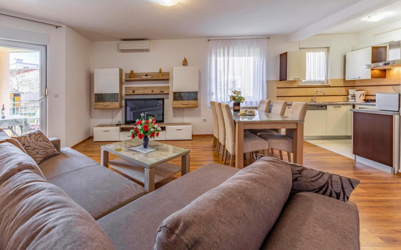 Istriensonne - Apartments Veruda Mit Grillterrasse PUY 외부 사진