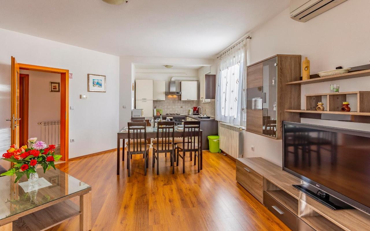 Istriensonne - Apartments Veruda Mit Grillterrasse PUY 외부 사진