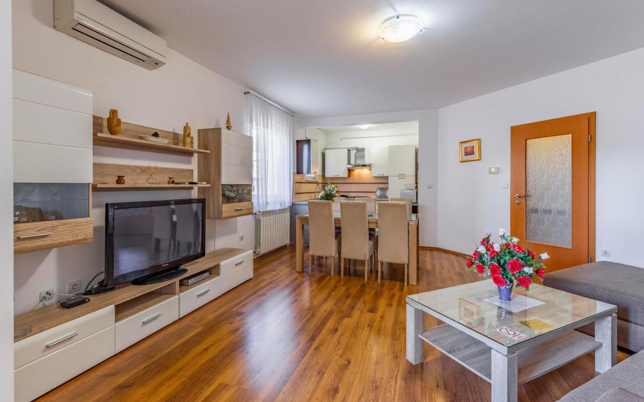 Istriensonne - Apartments Veruda Mit Grillterrasse PUY 외부 사진